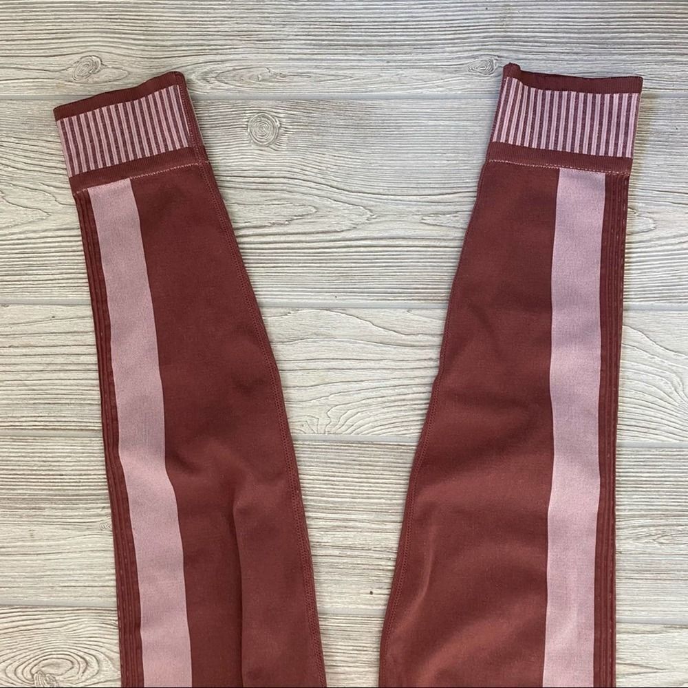 Fabletics‎ Color Block Seamless High Waisted Leggings - Picture 9 of 10